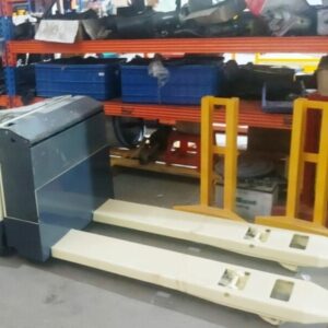 Thuê xe nâng điện đứng lái giá rẻ