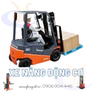 Xe nâng động cơ