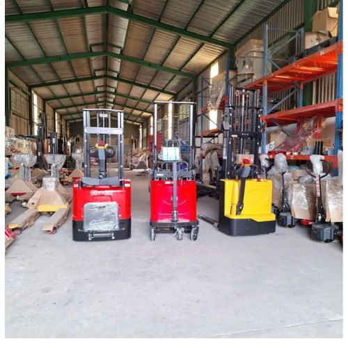 Xe nâng điện cao 1500kg cao 3 mét