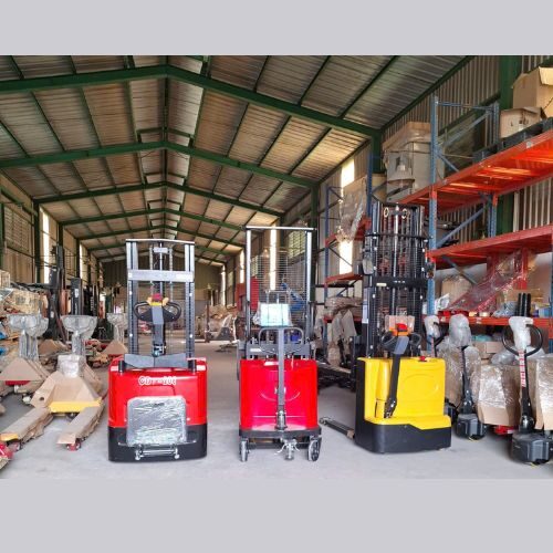 Xe nâng điện giá rẻ tại TP.HCM